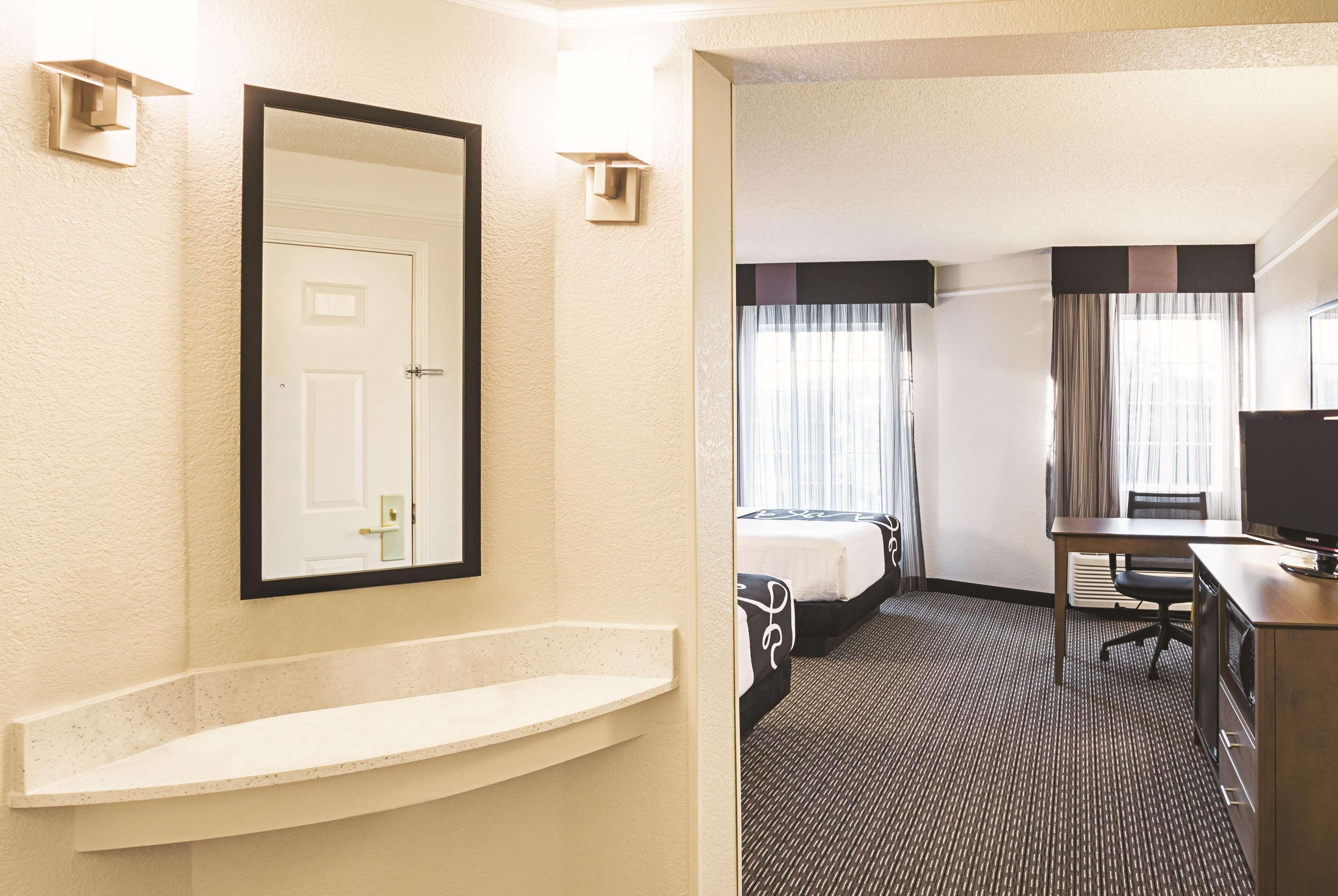 La Quinta By Wyndham Worth North Hotel