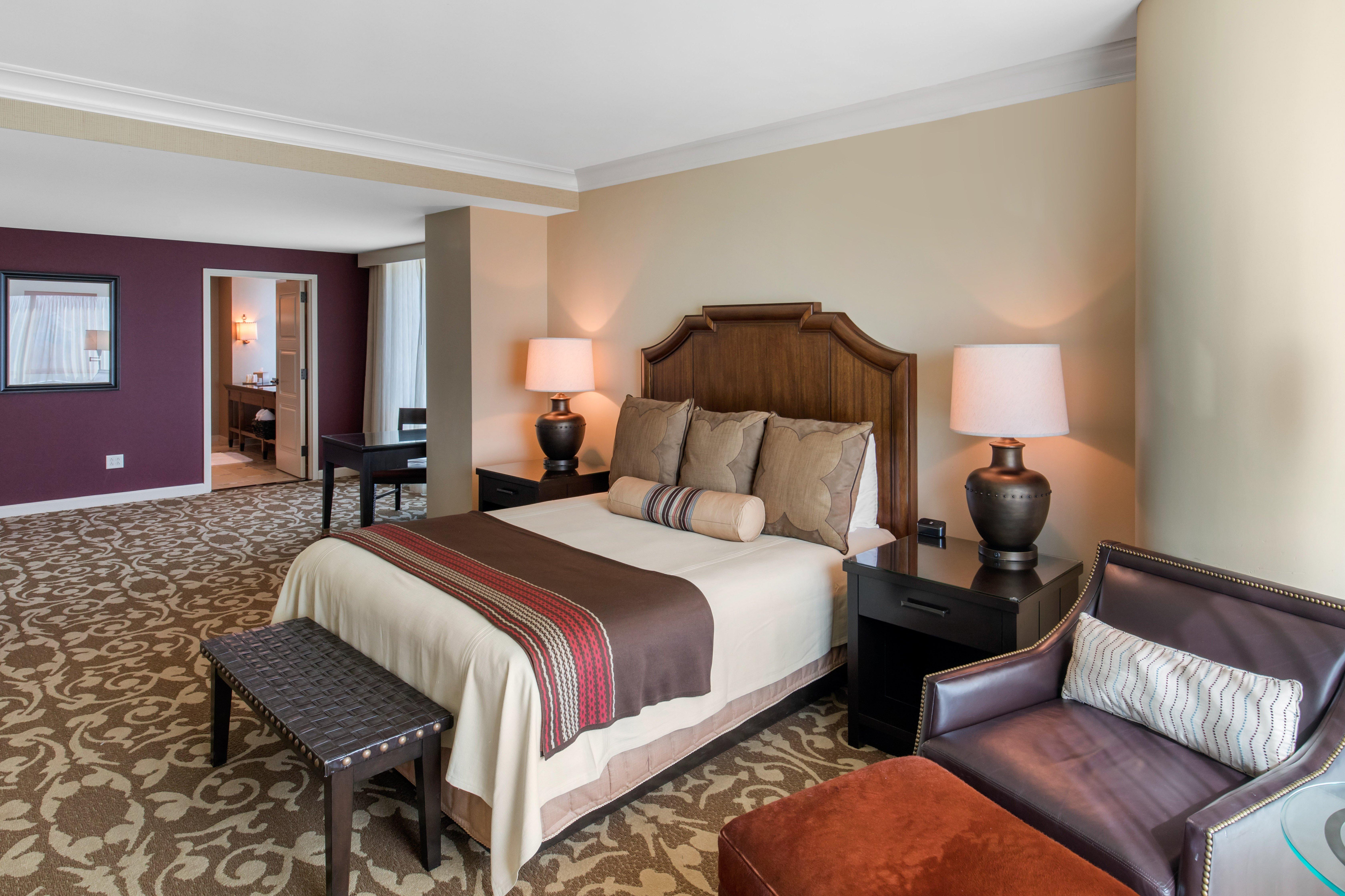 Omni Worth Hotel 4*