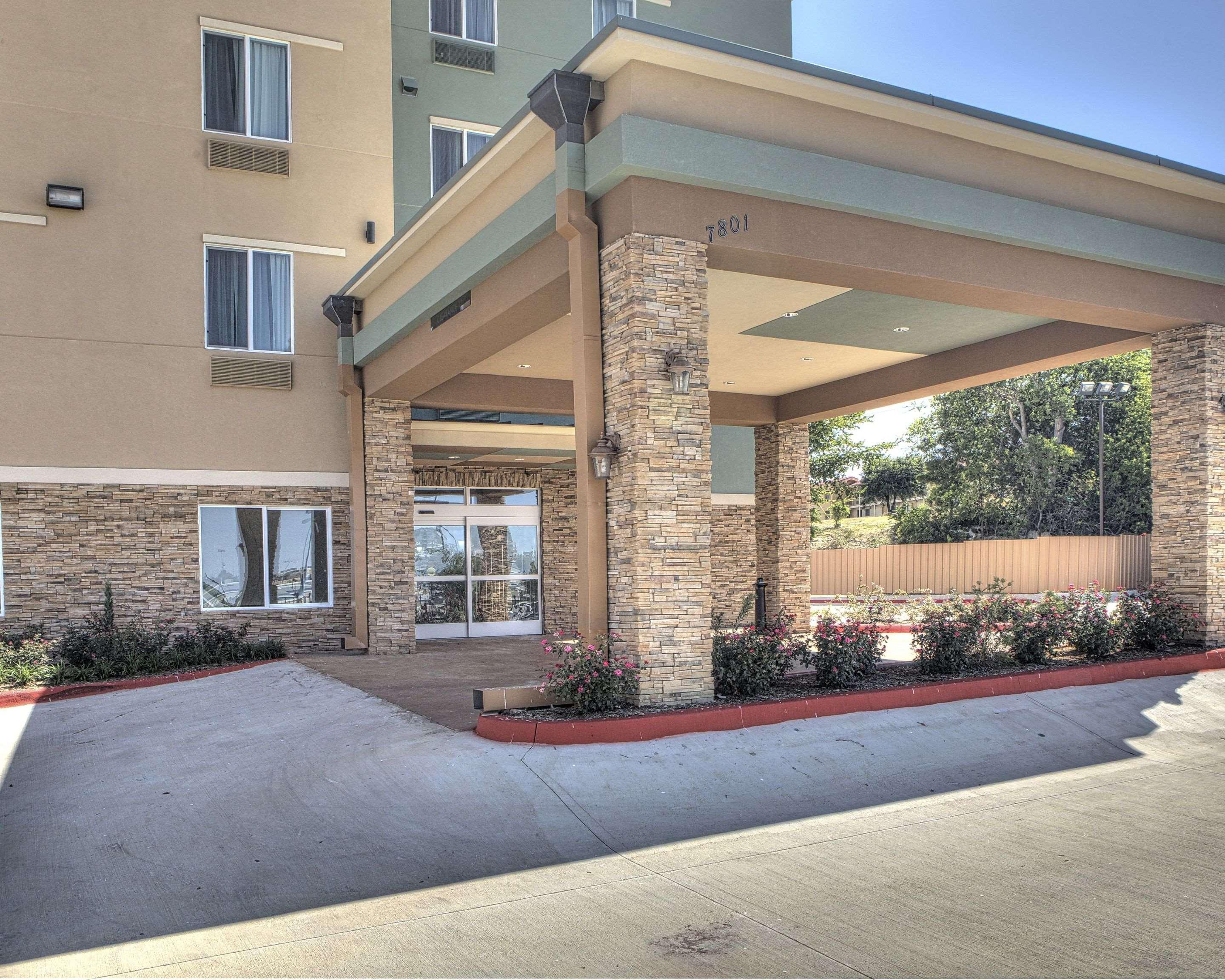 Comfort & Suites, White Settlement-fort Worth West, Tx 3*