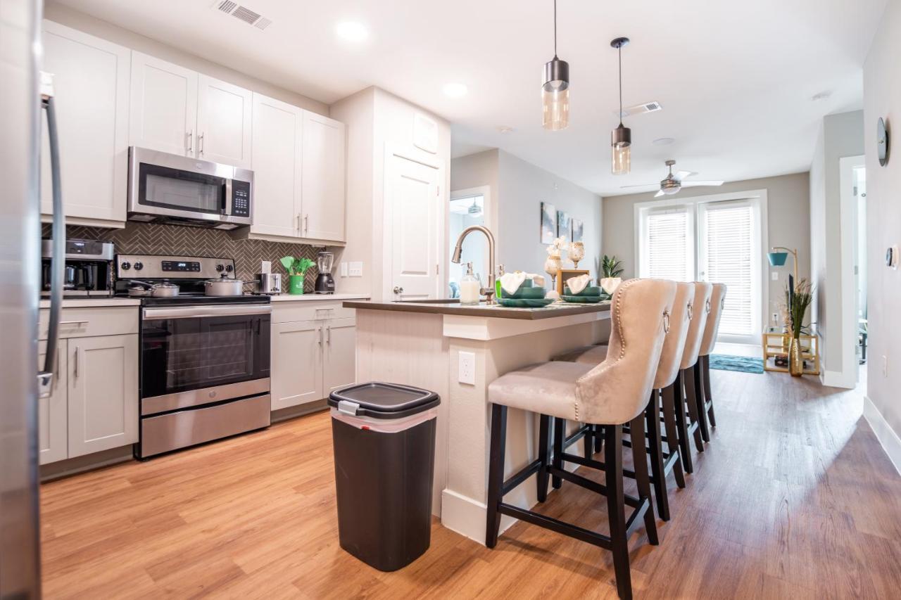 2brd Luxury With Pool In Worth Texas Apartment
