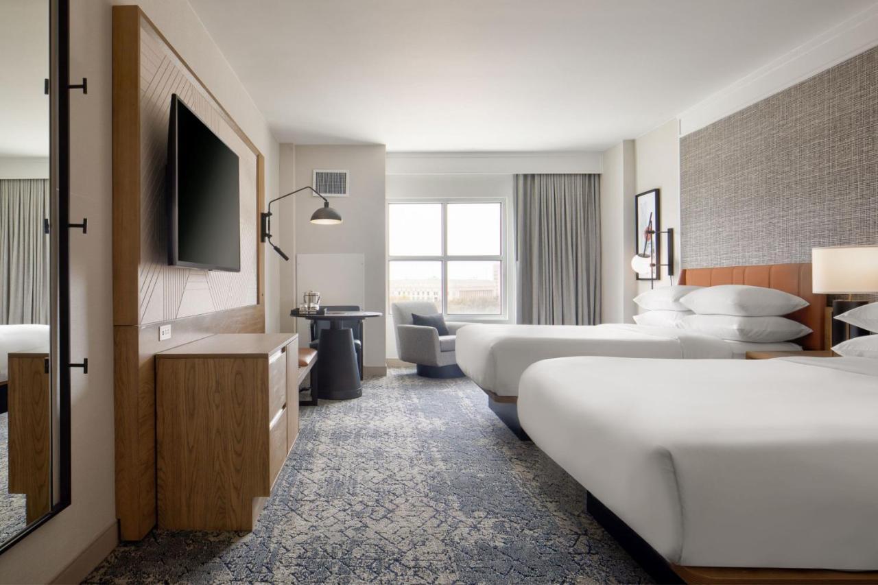 Hotel Sheraton Worth Downtown
