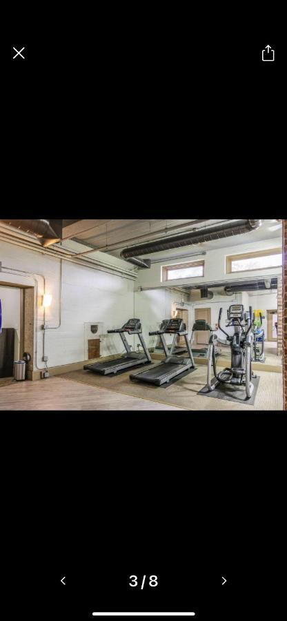 Charming 2 Bedroom Downtown Ft Worth Apartment *