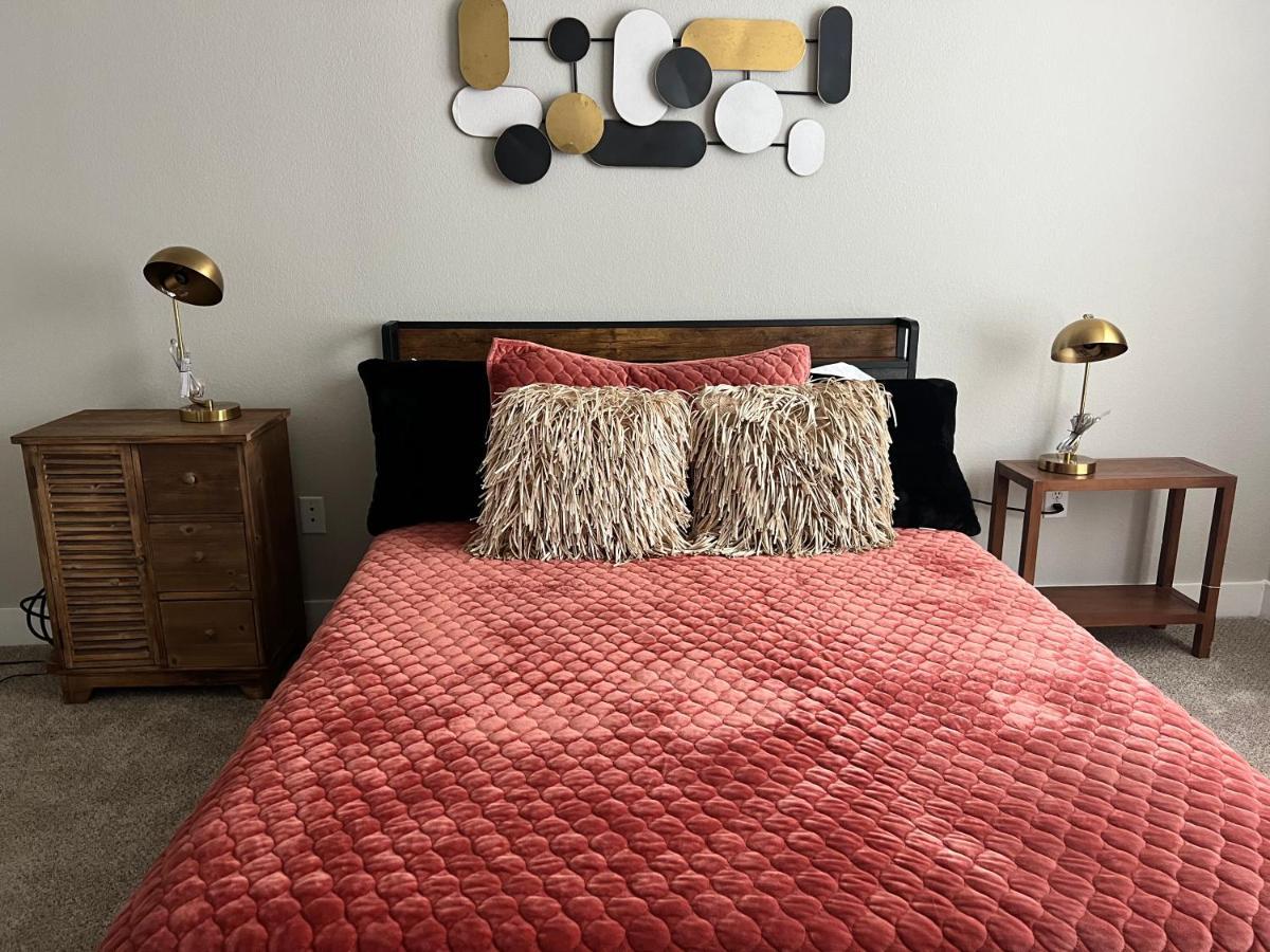 Charming 2 Bedroom Downtown Ft Worth Apartment