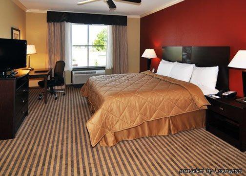 Comfort & Worth - Fossil Creek Hotel
