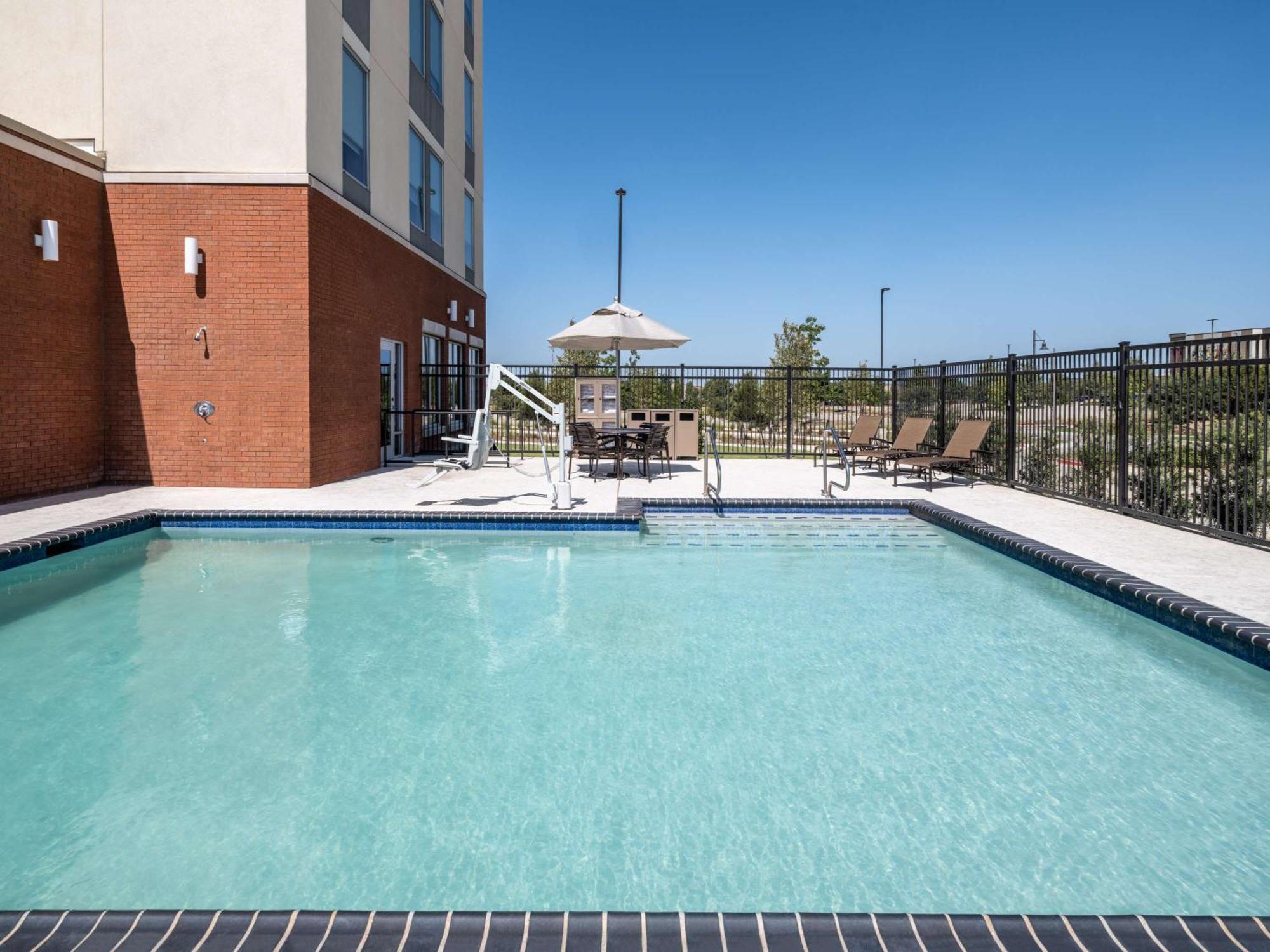 Hyatt Place Worth-alliance Town Center 3*