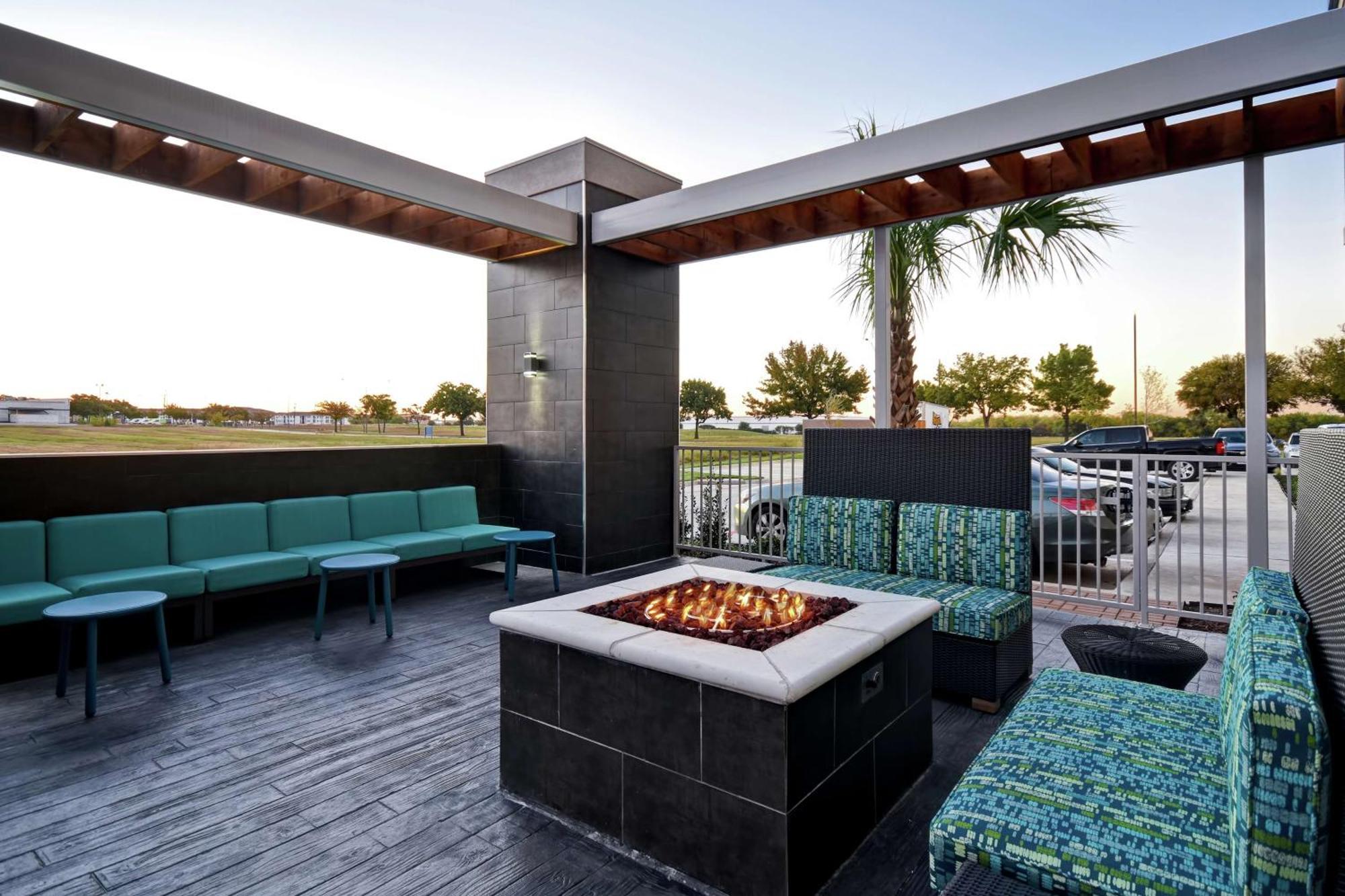 Home2 By Hilton Worth Fossil Creek 3* Fort Worth