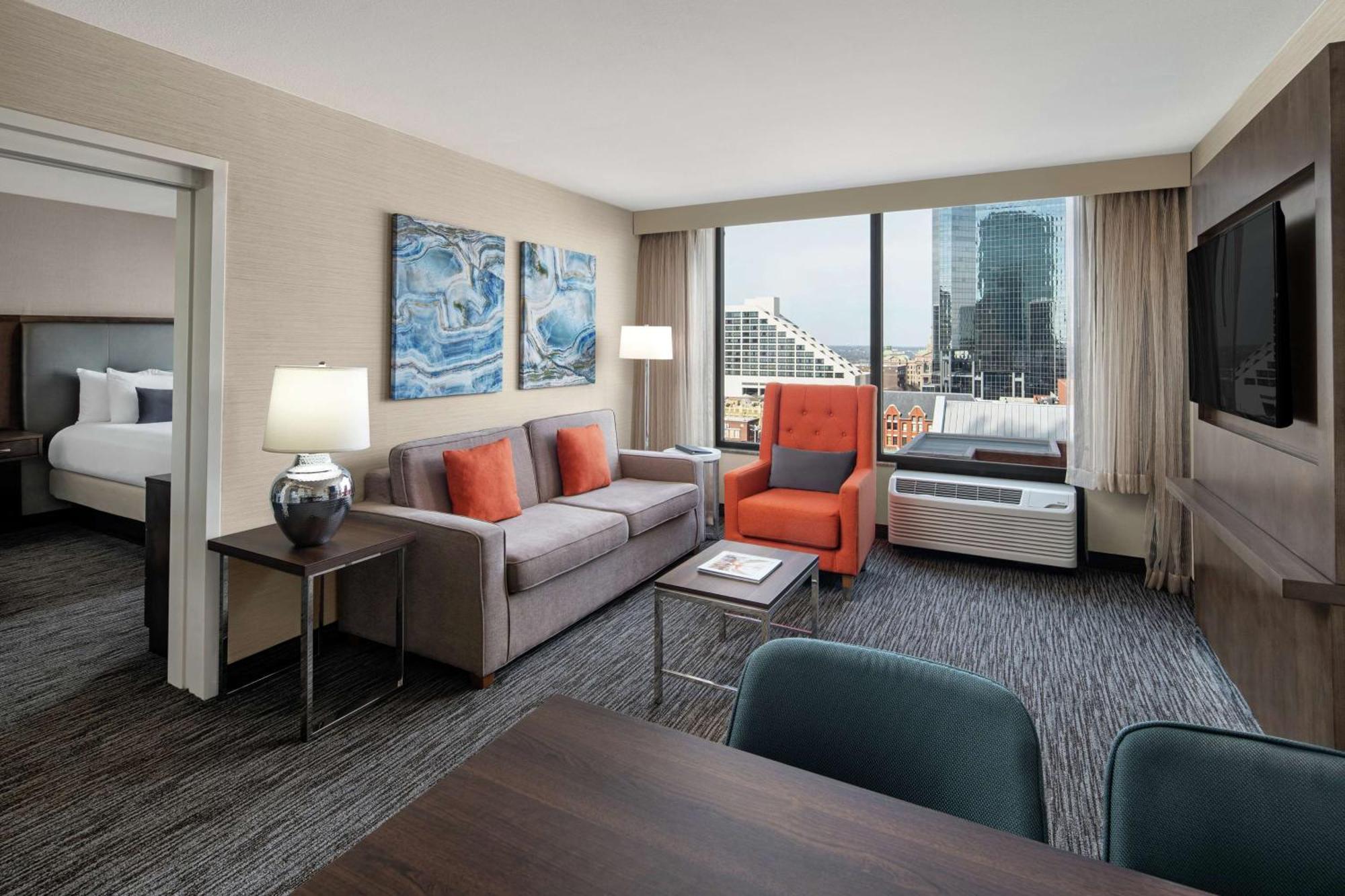 Embassy By Hilton Worth Downtown 4*