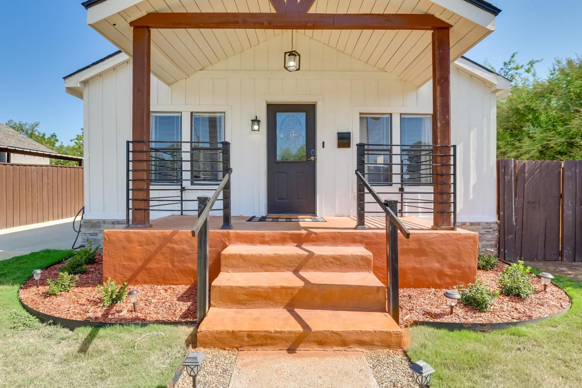 Modern Worth With Yard About 5 Miles To Dtwn! * Fort Worth