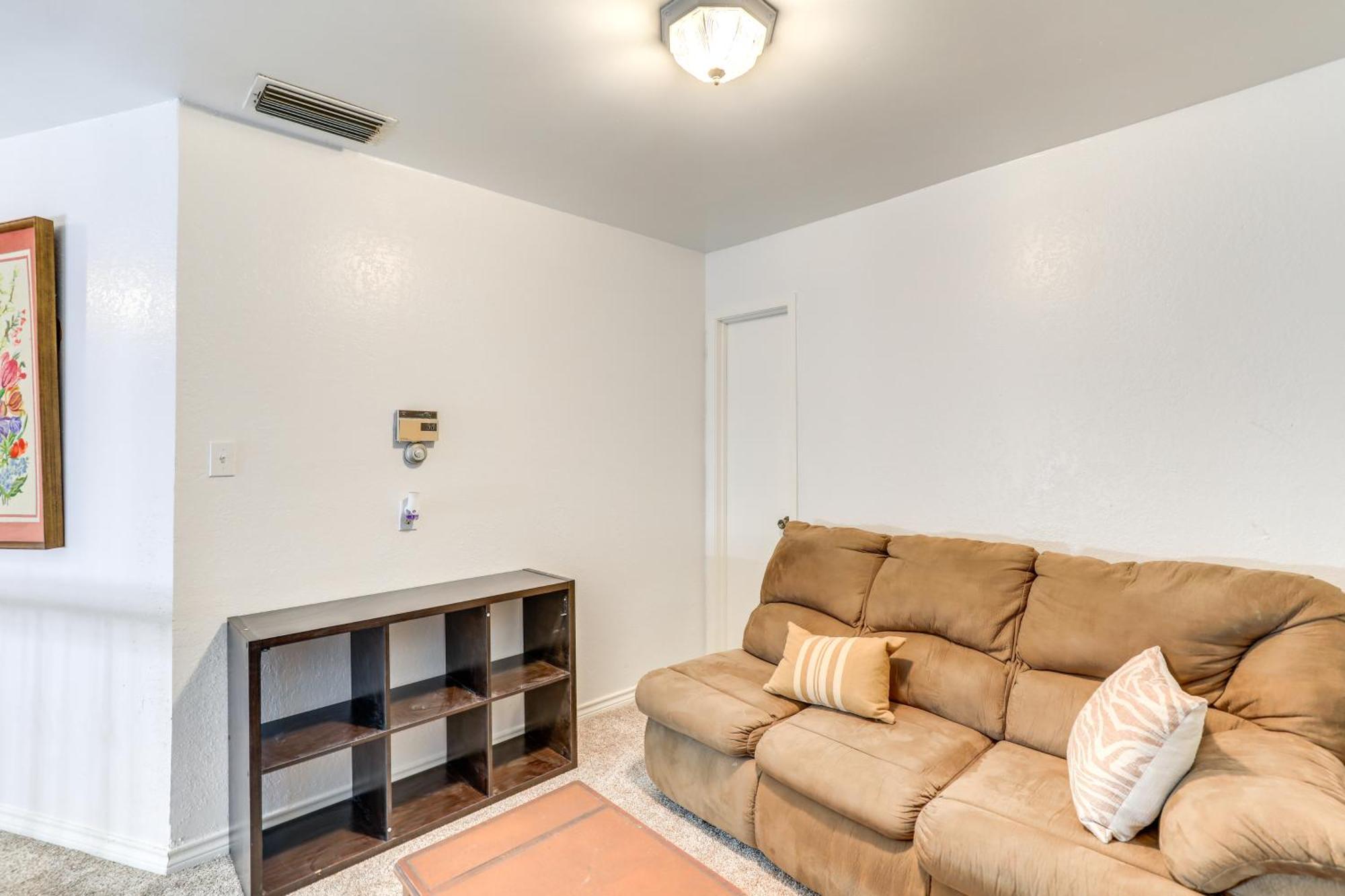 Luxe Worth Retreat With Pool, 11 Mi To Downtown