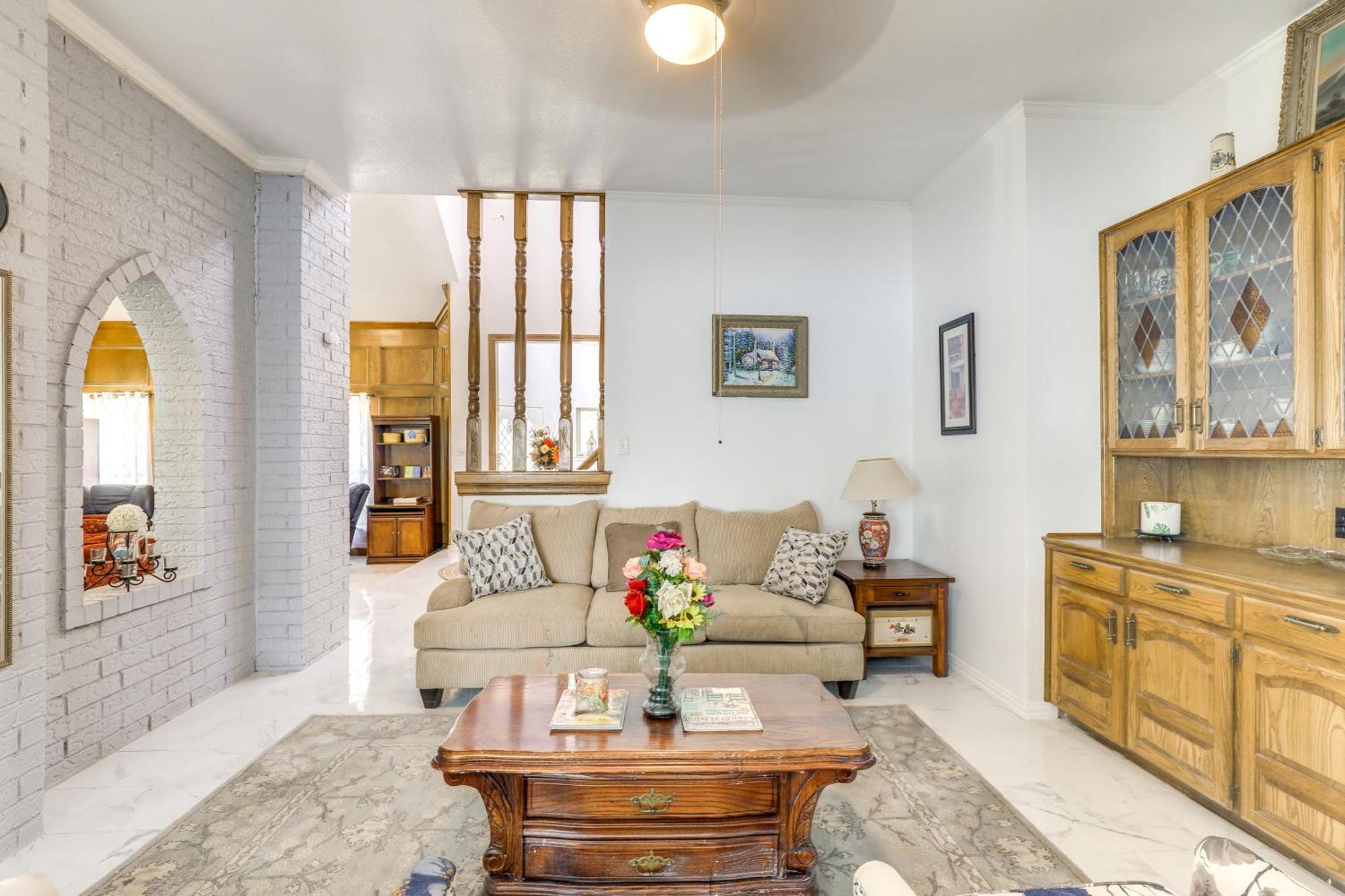 Holiday home Luxe Worth Retreat With Pool, 11 Mi To Downtown *