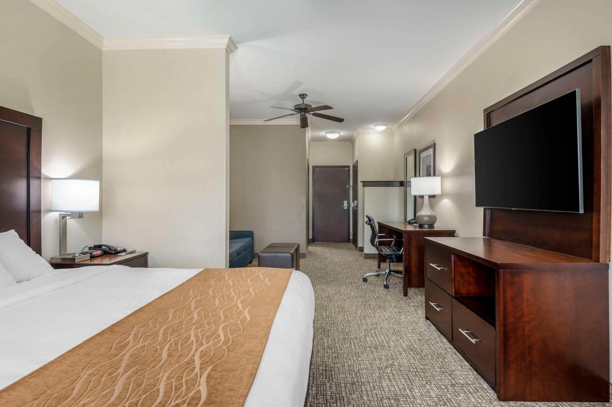 Comfort & Worth - Fossil Creek Hotel Fort Worth