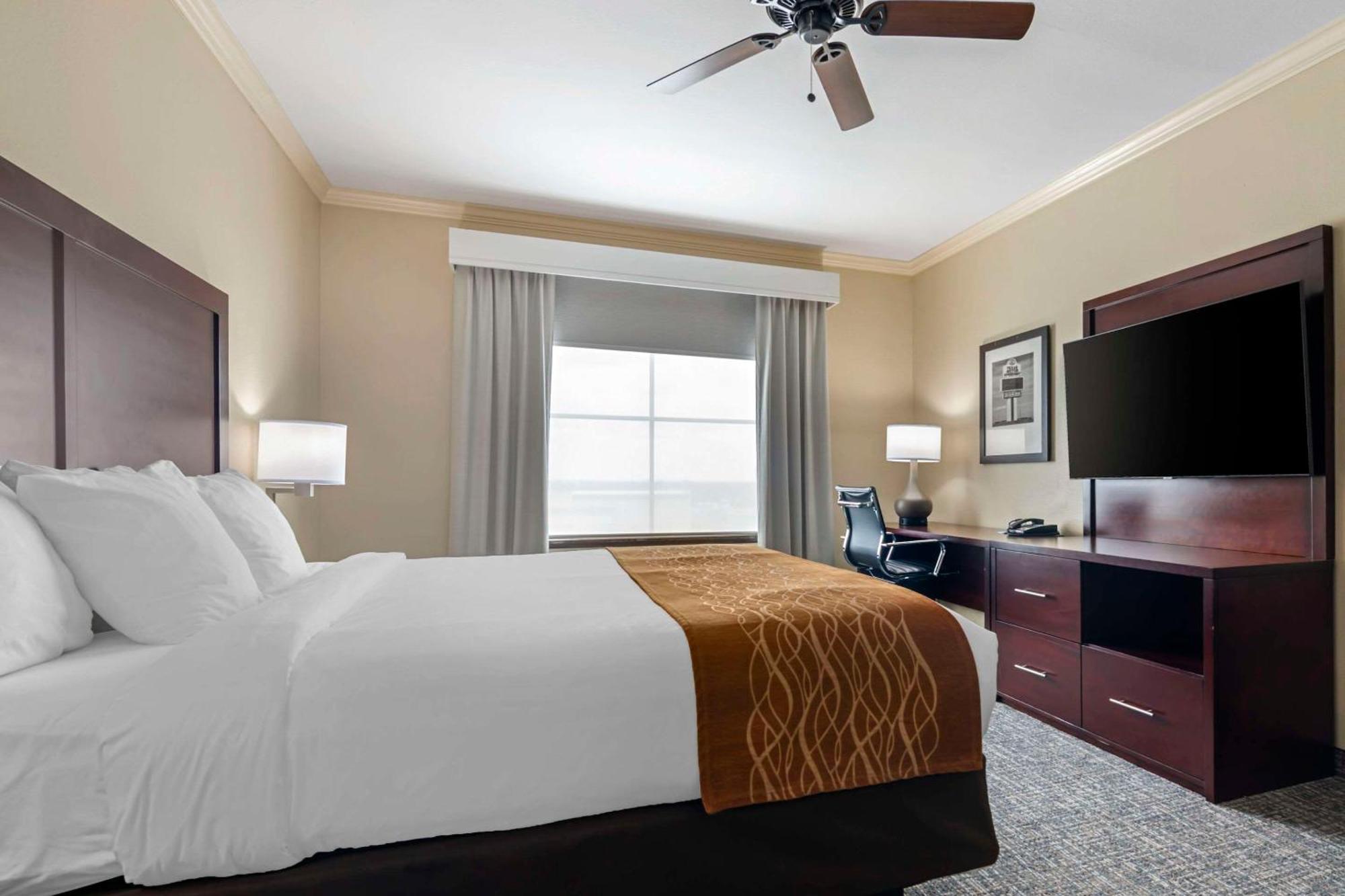 Hotel Comfort & Worth - Fossil Creek 3*