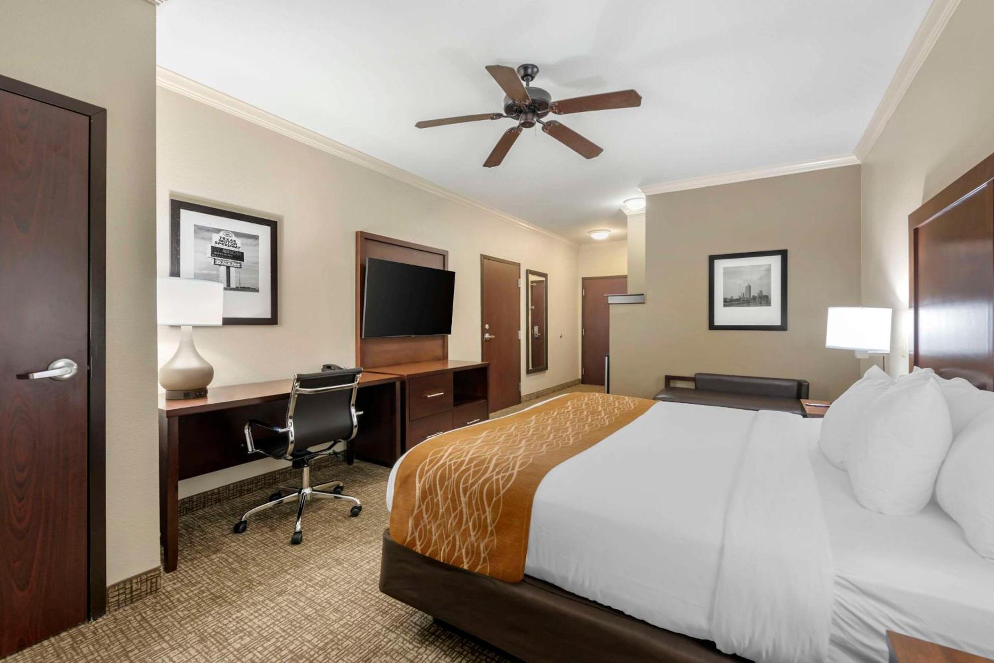 Comfort & Worth - Fossil Creek Hotel 3*