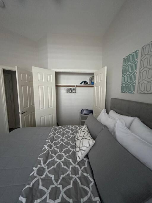 Luxury Worth Area 3bed2bath Workspace