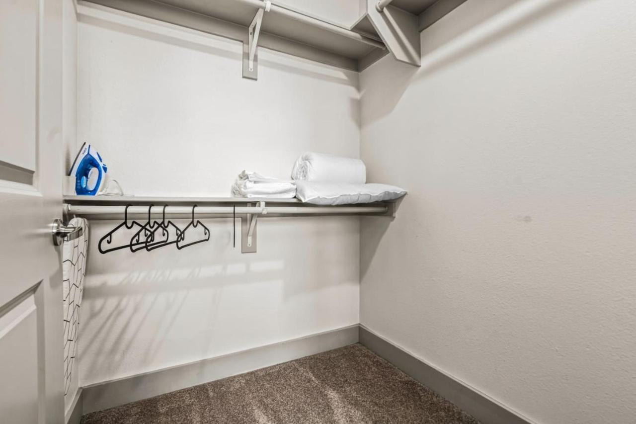 Elegant 2 Bd2 Ba Retreat Ideal For Comfort Style *