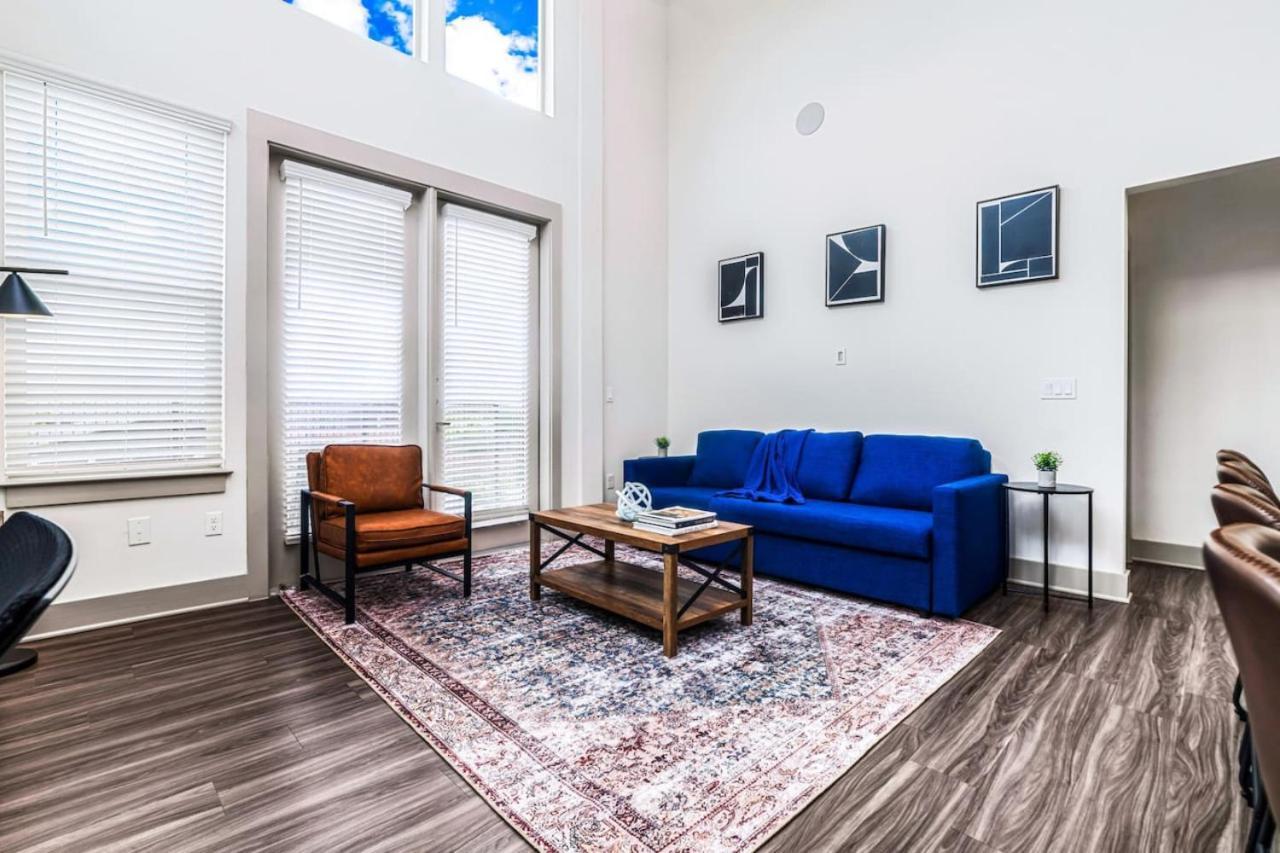 Elegant 2 Bd2 Ba Retreat Ideal For Comfort Style Apartment Fort Worth