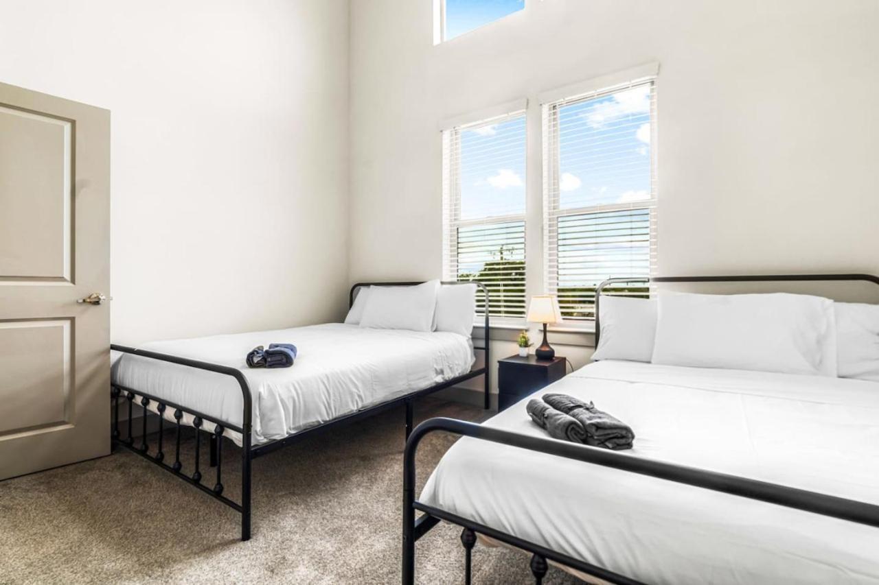 Elegant 2 Bd2 Ba Retreat Ideal For Comfort Style Apartment Fort Worth