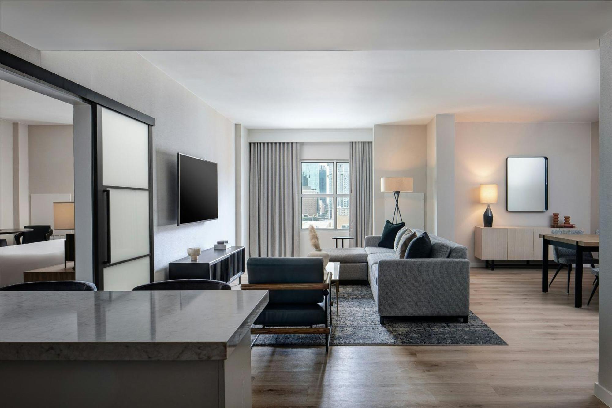 Sheraton Worth Downtown 4*