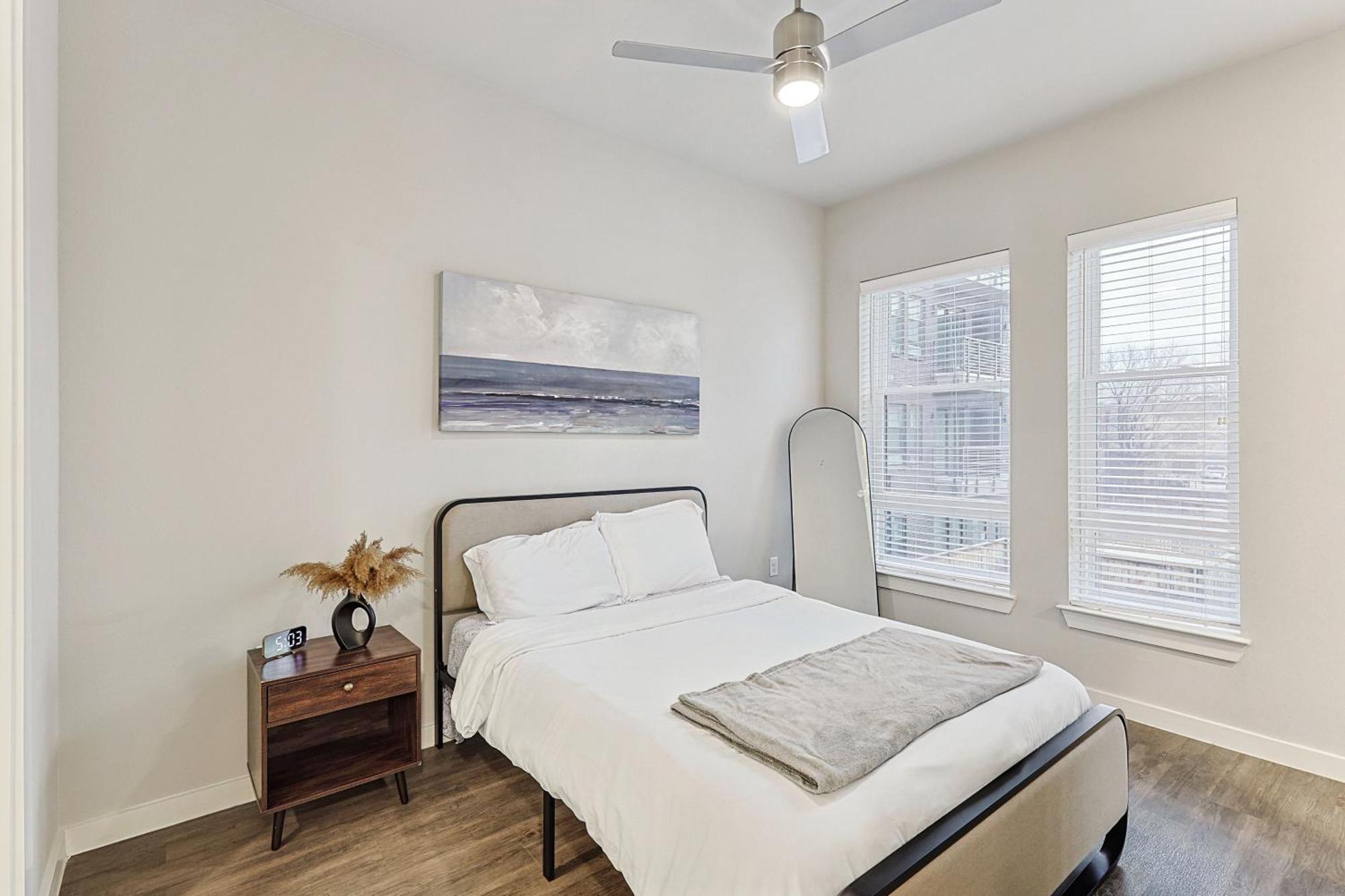 Chic 1bd Loft Near Sundance Square With Pool & Gym *