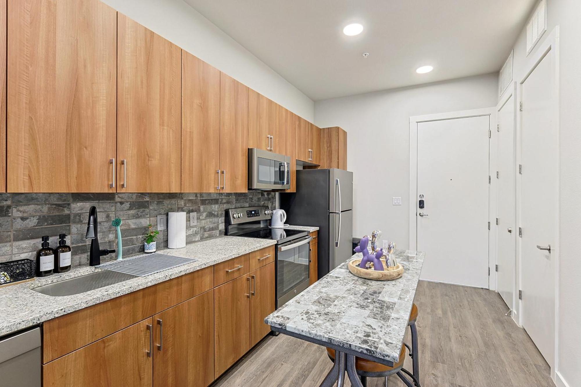Chic 1bd Loft Near Sundance Square With Pool & Gym Aparthotel *