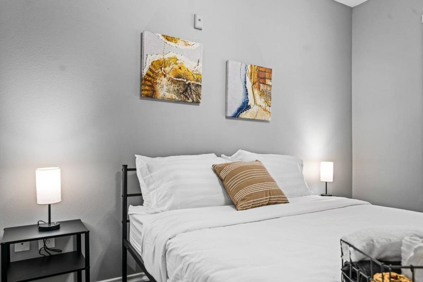 Upscale Living 2br, 2ba Pool *