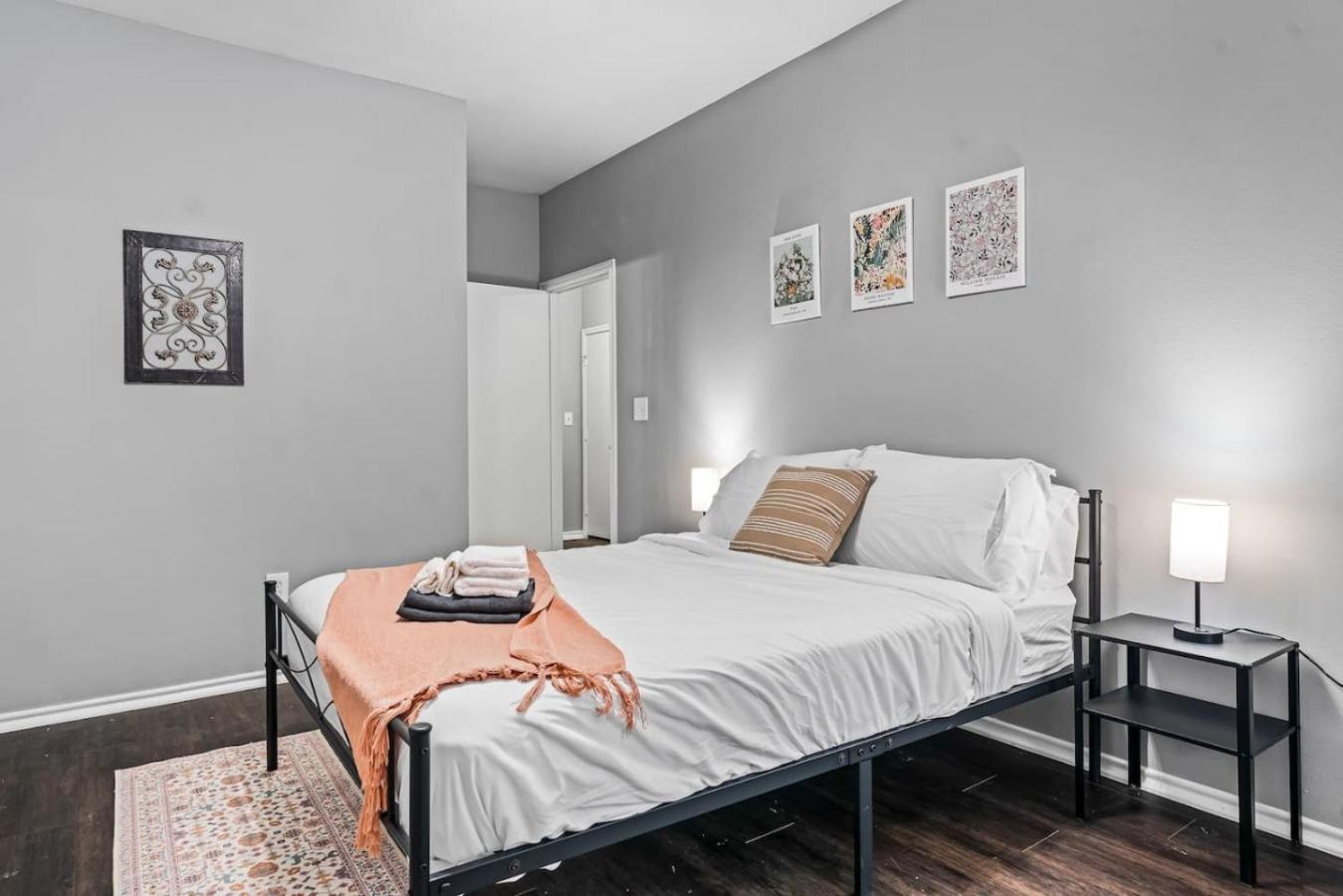 Upscale Living 2br, 2ba Pool Apartment Fort Worth