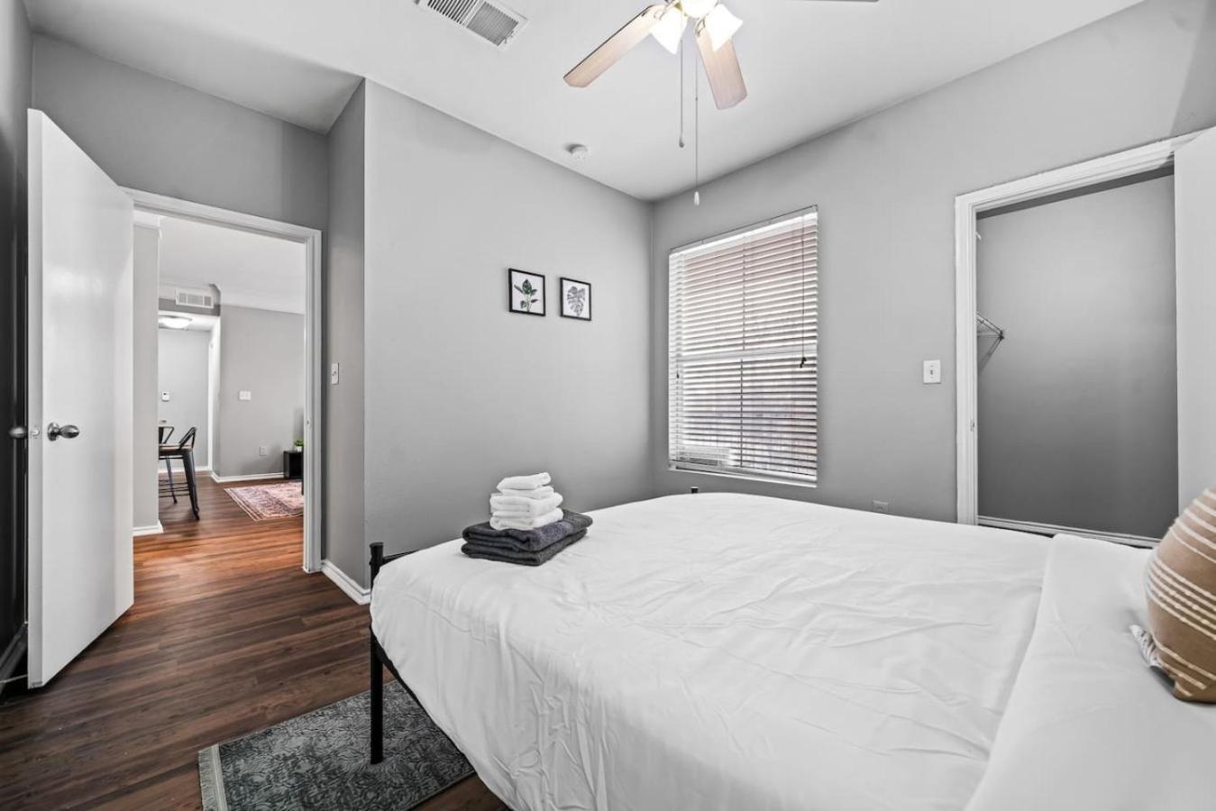 Refined Unit 2br, 2ba Pool Access Apartment