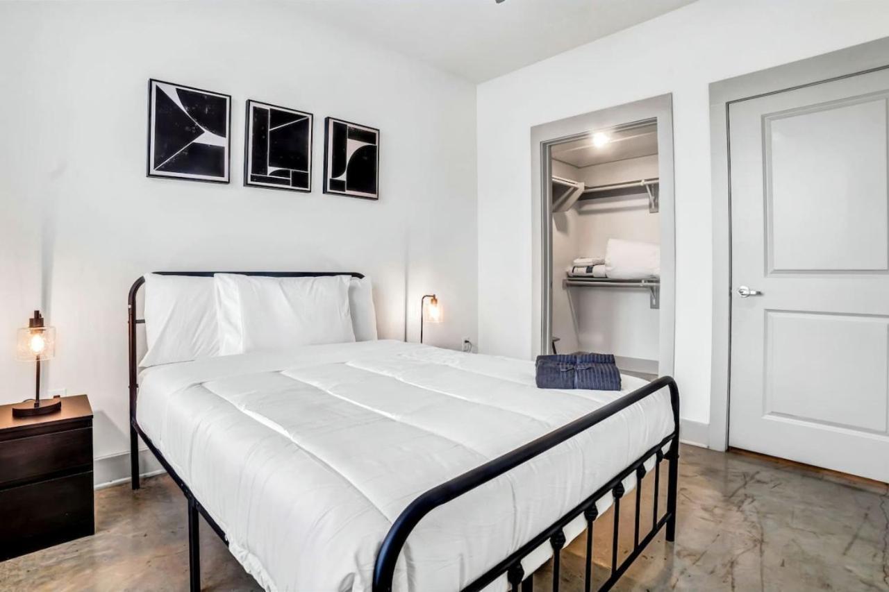 Elegant 2 Bd 2 Ba Retreat Ideal For Comfort Style *