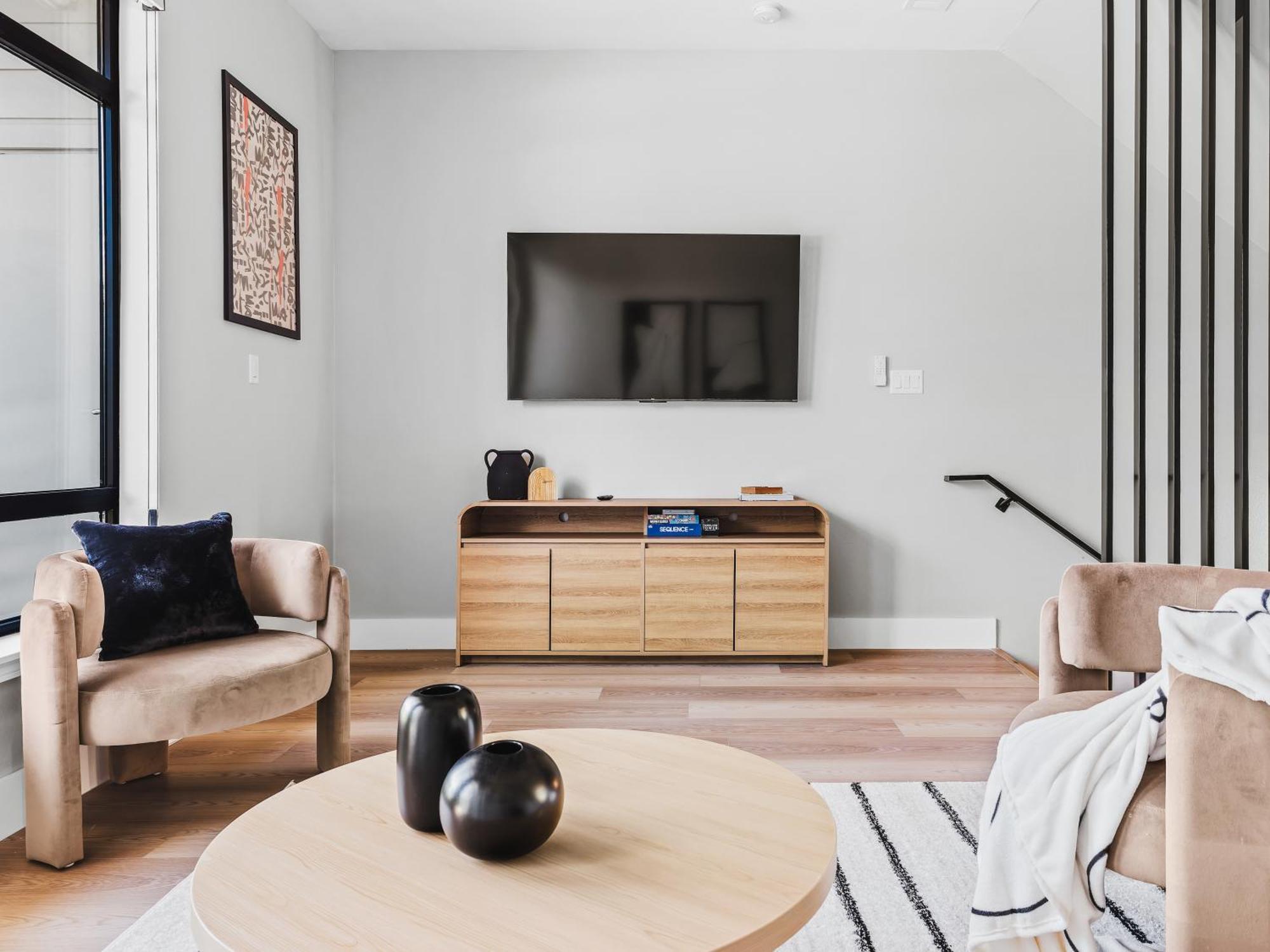 Stunning New Modern Magnolia Townhome Holiday home *