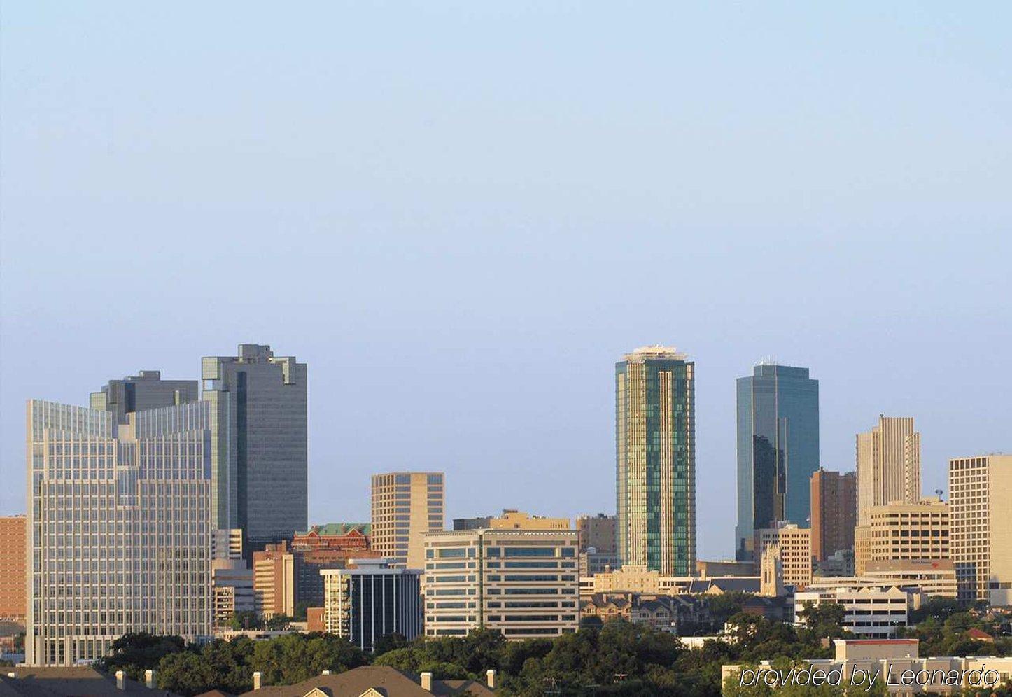 Hotel Embassy By Hilton Worth Downtown 4*
