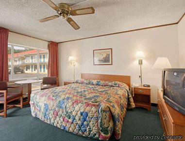 Days Inn By Wyndham South Fort Worth Fort Worth
