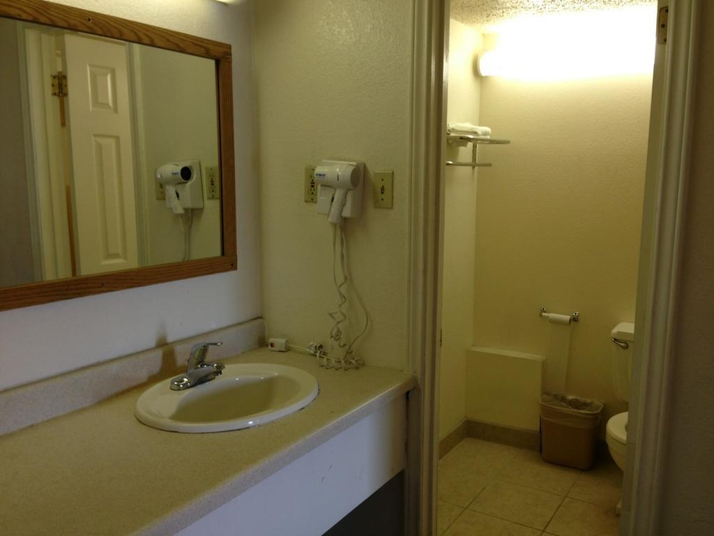 Hotel Days Inn By Wyndham South Fort Worth Fort Worth