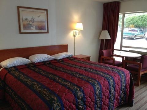 Hotel Days Inn By Wyndham South Fort Worth 2*