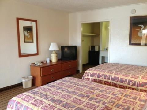 Days Inn By Wyndham South Fort Worth Hotel