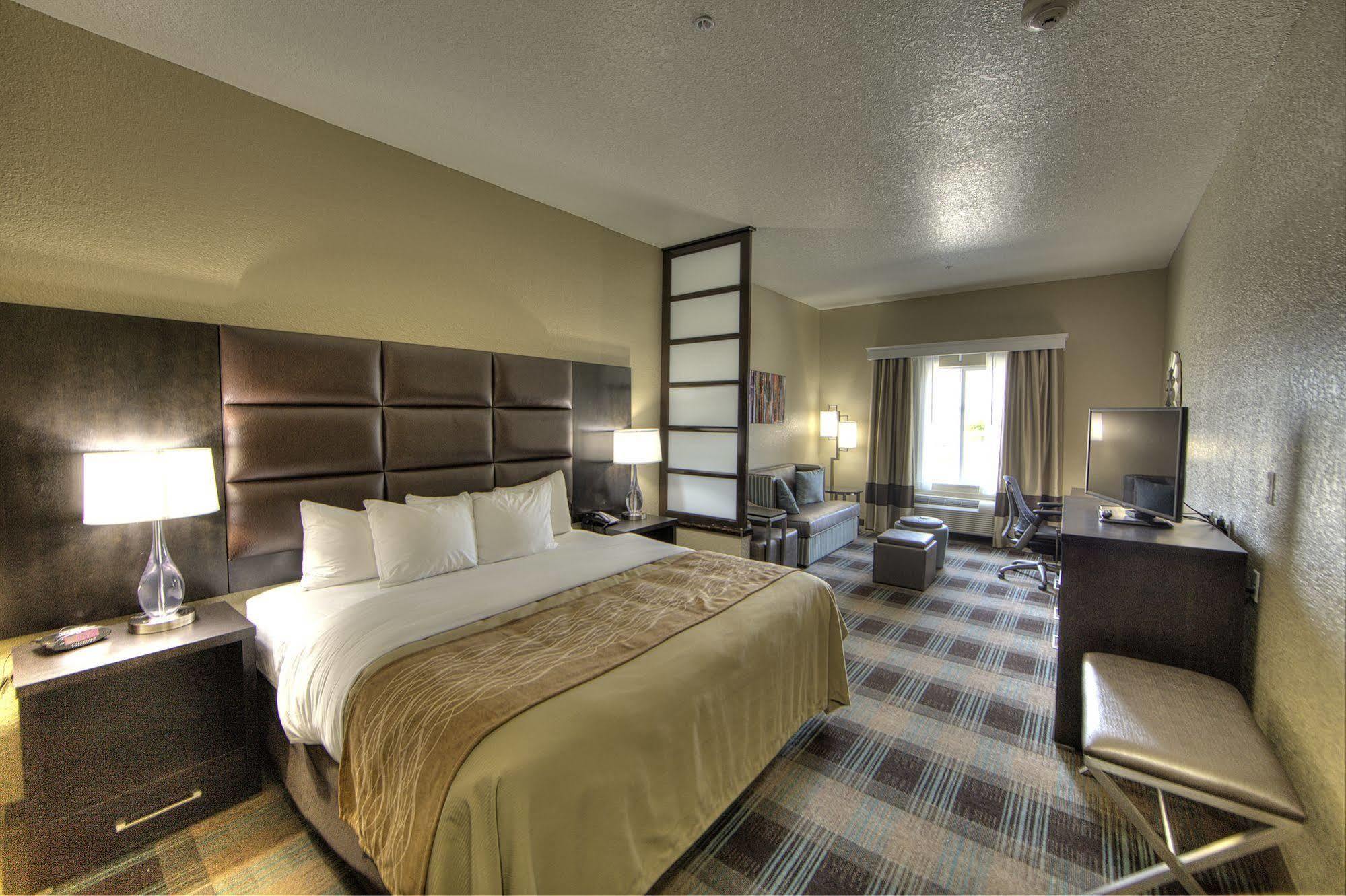Comfort & Suites, White Settlement-fort Worth West, Tx