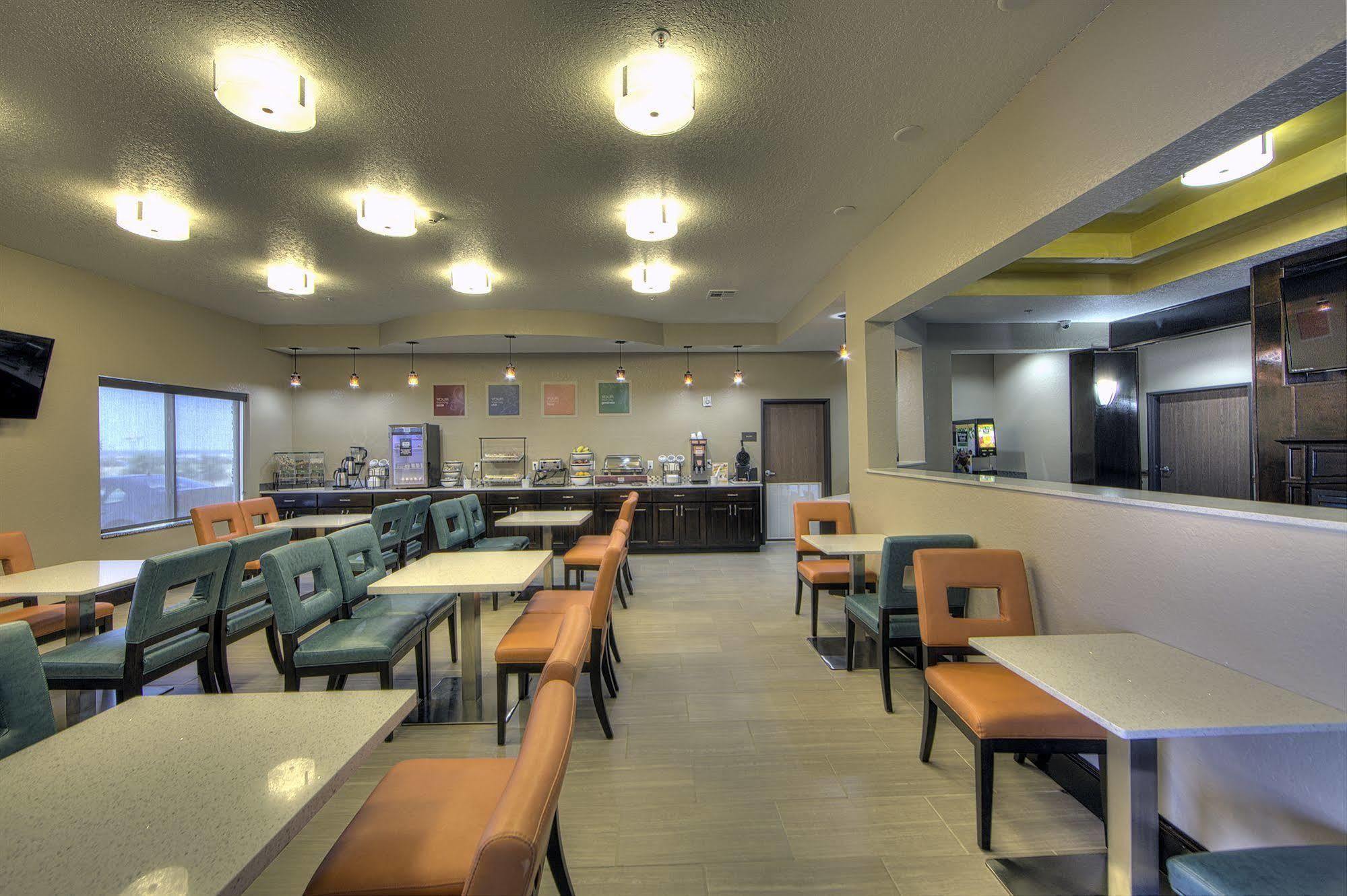 Comfort & Suites, White Settlement-fort Worth West, Tx Hotel