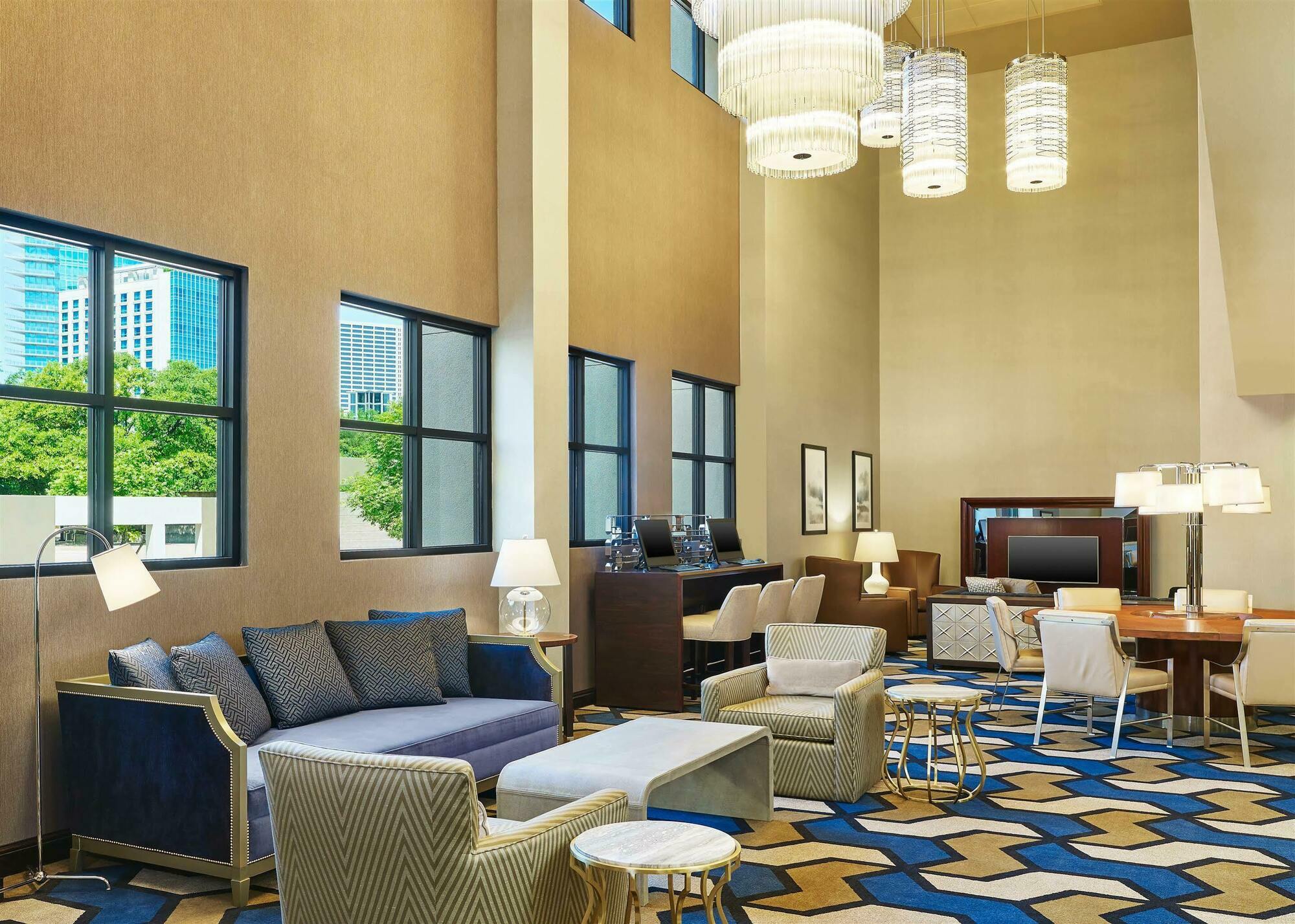Hotel Sheraton Worth Downtown