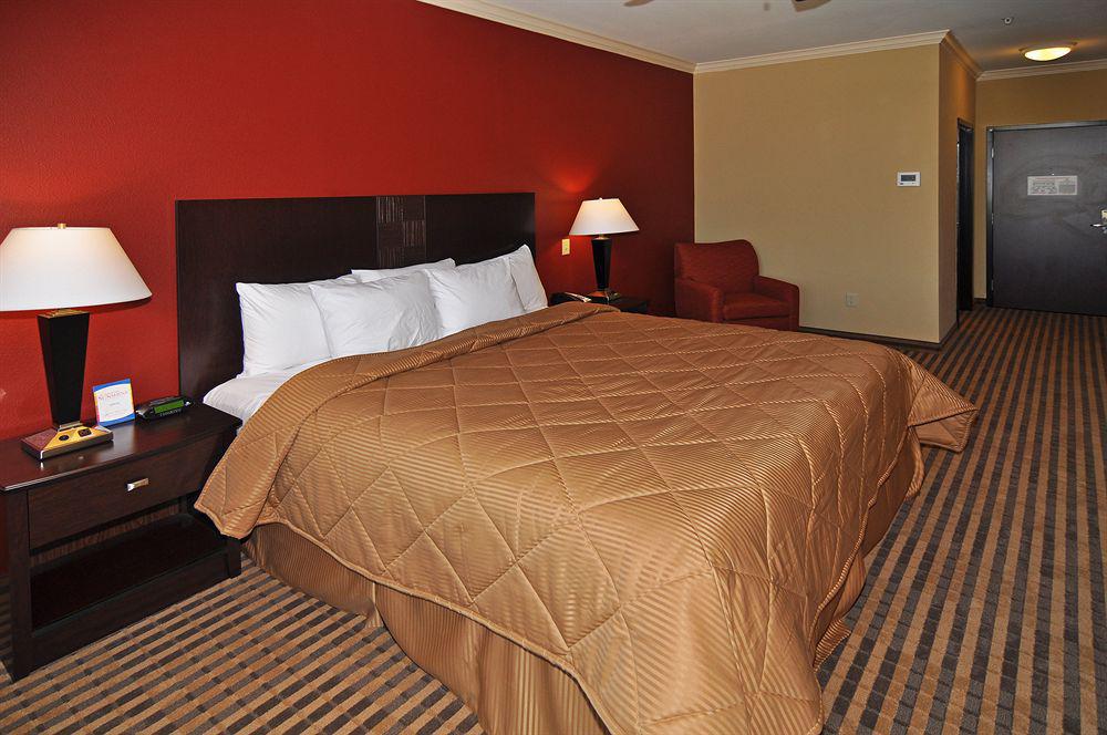 Hotel Comfort & Worth - Fossil Creek 3*